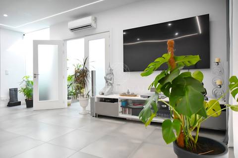 Moradia Térrea V3 com 2 Suítes e Garagem, em Lote de 1.033 m² – Vila Alegre, Fernão Ferro