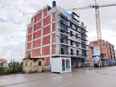 Apartamento T3, em construção, com Parqueamento, localizado no Montijo | Entrega em 2026