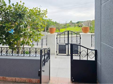 Moradia Isolada Unifamiliar T4 com Garagem e Anexo | Torres Novas