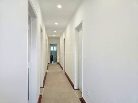 Moradia Isolada Unifamiliar T4 com Garagem e Anexo | Torres Novas