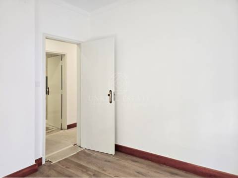 Moradia Isolada Unifamiliar T4 com Garagem e Anexo | Torres Novas