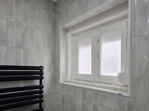 Moradia Isolada Unifamiliar T4 com Garagem e Anexo | Torres Novas