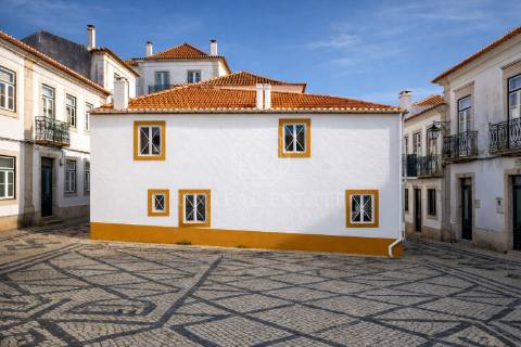 Apartamento T1 em Remodelação Total no Centro Histórico de Torres Novas