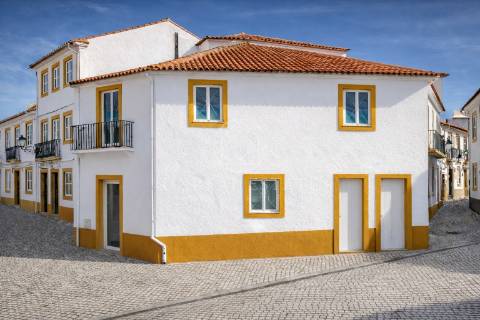 Apartamento T1 em Remodelação Total no Centro Histórico de Torres Novas