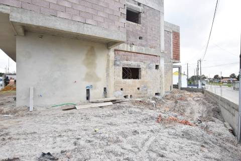 Moradia Geminada T4 de gaveto, localizada no Pinhal General, Fernão Ferro - Seixal