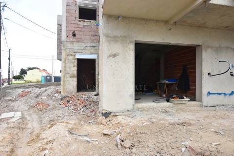 Moradia Geminada T4 de gaveto, localizada no Pinhal General, Fernão Ferro - Seixal