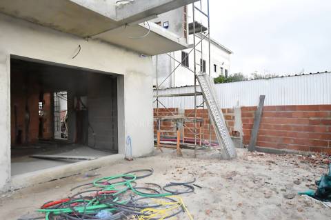 Moradia T3 com duas Suítes e Pérgola localizada em Pinhal do General, Fernão Ferro - Seixal