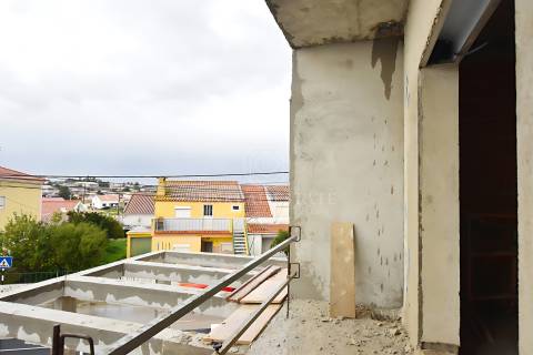 Moradia T3 com duas Suítes e Pérgola localizada em Pinhal do General, Fernão Ferro - Seixal