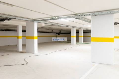 Apartamento T2 em Vilamoura de construção nova com vasto terraço e piscina privative.