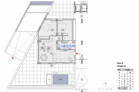 Apartamento T2 em Vilamoura de construção nova com vasto terraço e piscina privative.