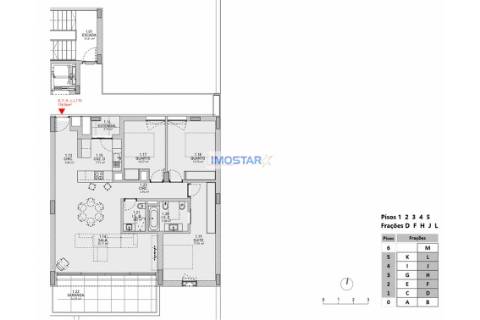 Apartamento T3 em Vilamoura de construccao nova com vistas distantes para o mar.
