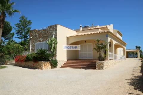 Moradia isolada T3 com piscina em Almancil