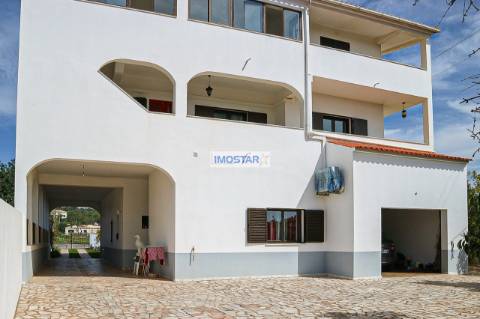 Grande casa T8 +2 em Benfarras, Quarteira