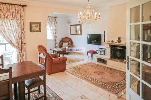 Grande casa T8 +2 em Benfarras, Quarteira