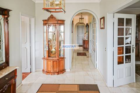 Grande casa T8 +2 em Benfarras, Quarteira