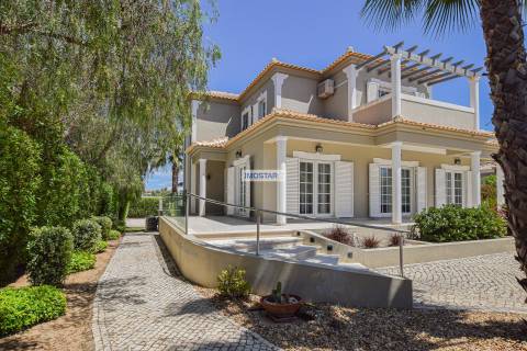 Moradia T4 na prestigiada Fonte Algarve, perto de Vale do Lobo