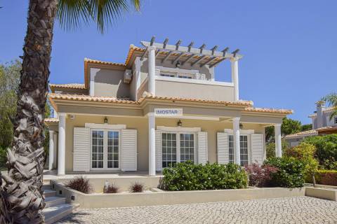 Moradia T4 na prestigiada Fonte Algarve, perto de Vale do Lobo