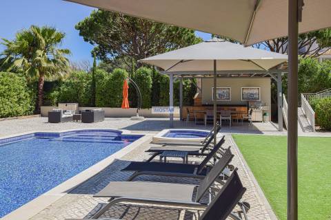 Moradia T4 na prestigiada Fonte Algarve, perto de Vale do Lobo