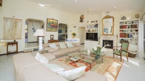 Casa de Campo T4 com vista panorâmica para o mar em Santa Bárbara de Nexe, Faro