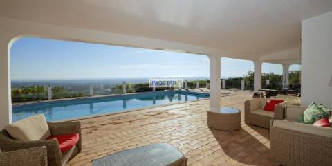 Casa de Campo T4 com vista panorâmica para o mar em Santa Bárbara de Nexe, Faro