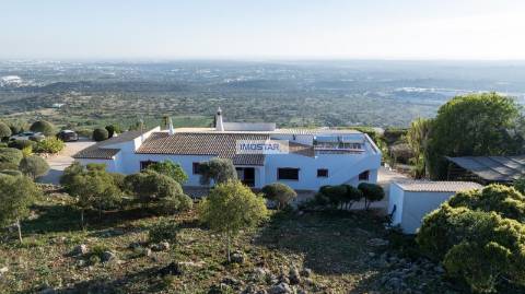 Casa de Campo T4 com vista panorâmica para o mar em Santa Bárbara de Nexe, Faro