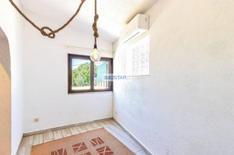 Moradia T3 em estilo tradicional português perto da Quinta do Lago