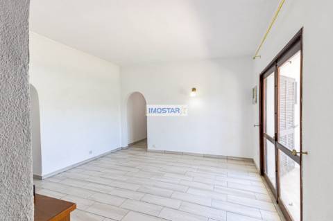 Moradia T3 em estilo tradicional português perto da Quinta do Lago