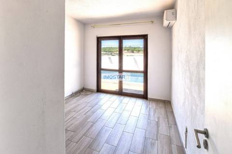 Moradia T3 em estilo tradicional português perto da Quinta do Lago