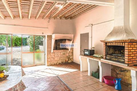 Deslumbrante Villa T4 em amplo terreno com ruínas em Loulé