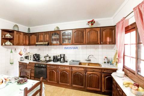 Deslumbrante Villa T4 em amplo terreno com ruínas em Loulé