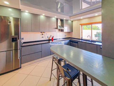 Moradia Contemporânea T3 em Al-Sakia