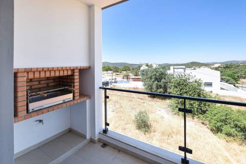 Apartamento T2 em edifício contemporâneo em Loulé