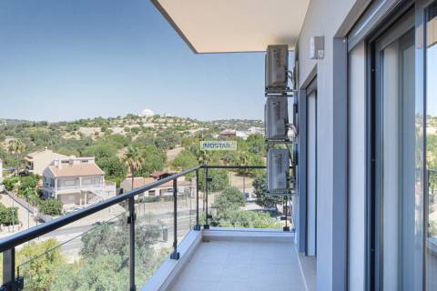 Apartamento T2 em edifício contemporâneo em Loulé