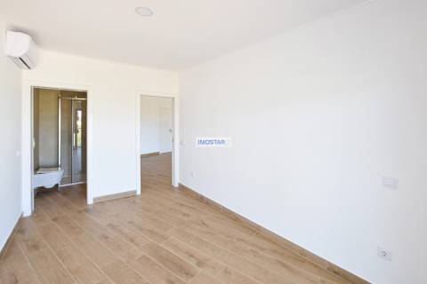 Apartamento T2 em edifício contemporâneo em Loulé