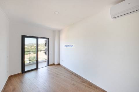 Apartamento T2 em edifício contemporâneo em Loulé