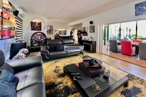 Villa T4 com deslumbrantes vistas panorâmicas do oceano em Boliqueime