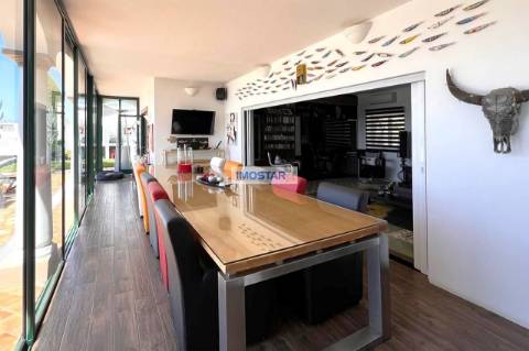 Villa T4 com deslumbrantes vistas panorâmicas do oceano em Boliqueime