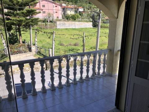 Moradia Individual com Pisos independentes e Piscina no Jardim