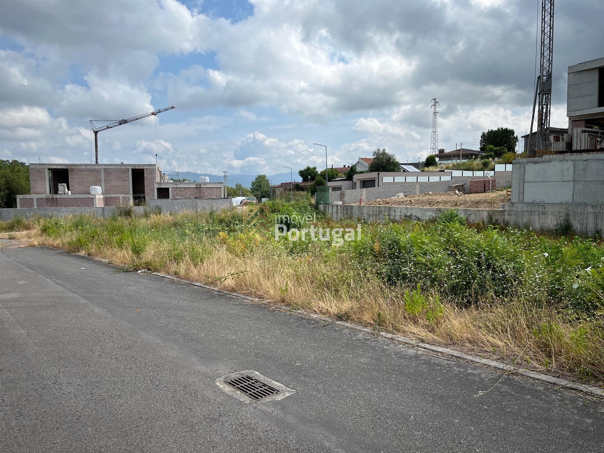 Lote em Gaveto  - Palmeira, Braga