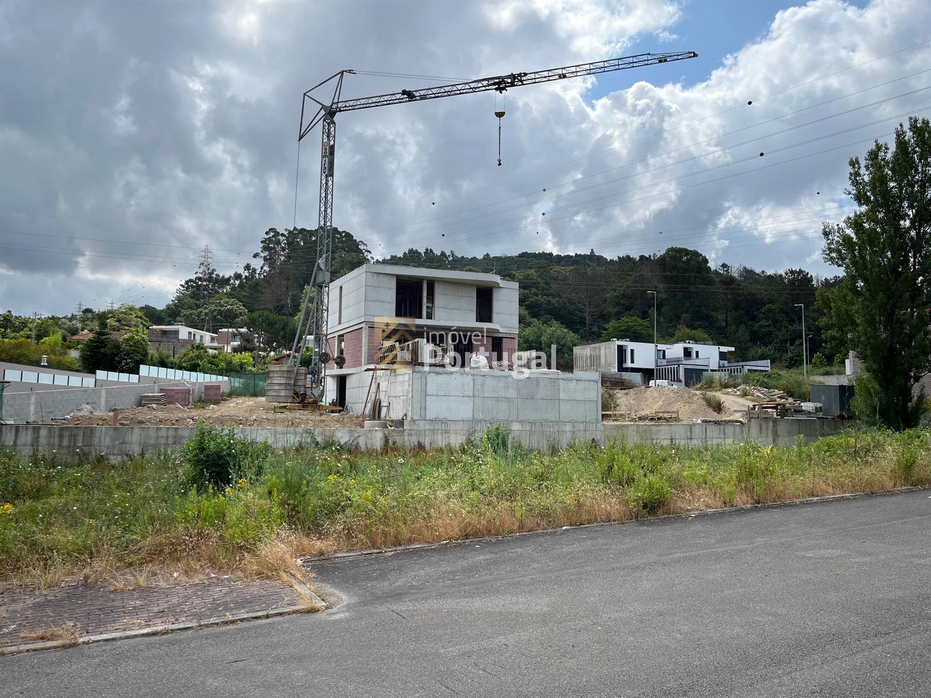 Lote em Gaveto  - Palmeira, Braga