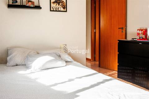 Apartamento T3 com terraço e churrasqueria