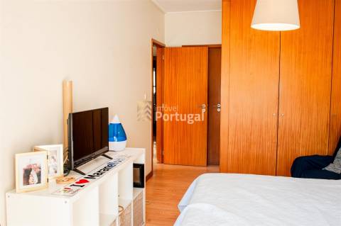 Apartamento T3 com terraço e churrasqueria