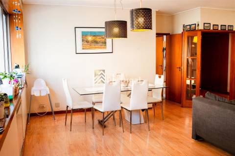 Apartamento T3 com terraço e churrasqueria