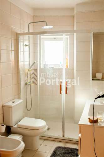 Apartamento T3 com terraço e churrasqueria