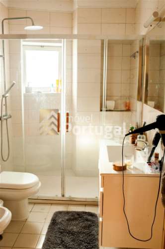 Apartamento T3 com terraço e churrasqueria