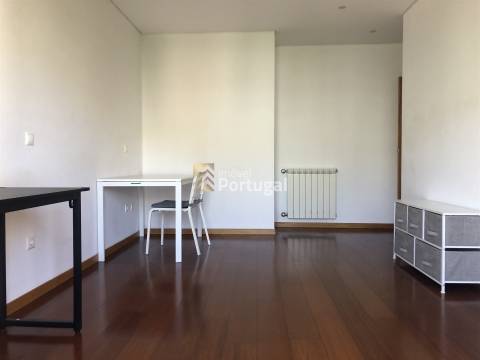 Apartamento T3 Equipado e Mobilado em Nogueiró