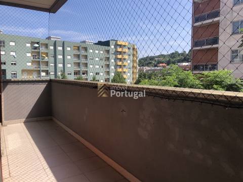 Apartamento T3 Equipado e Mobilado em Nogueiró