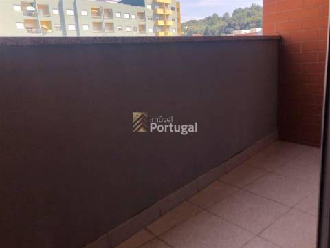 Apartamento T3 Equipado e Mobilado em Nogueiró