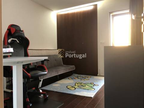 Arrenda T3 em Fraião mobilado, decorado e equipado
