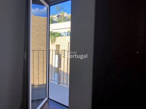 Arrenda T3 em Fraião mobilado, decorado e equipado